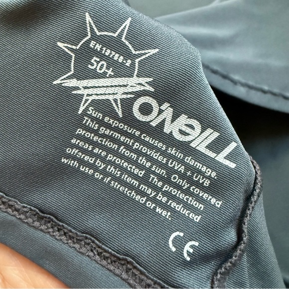 O'Neill Rash Guard - Picture 7 of 7